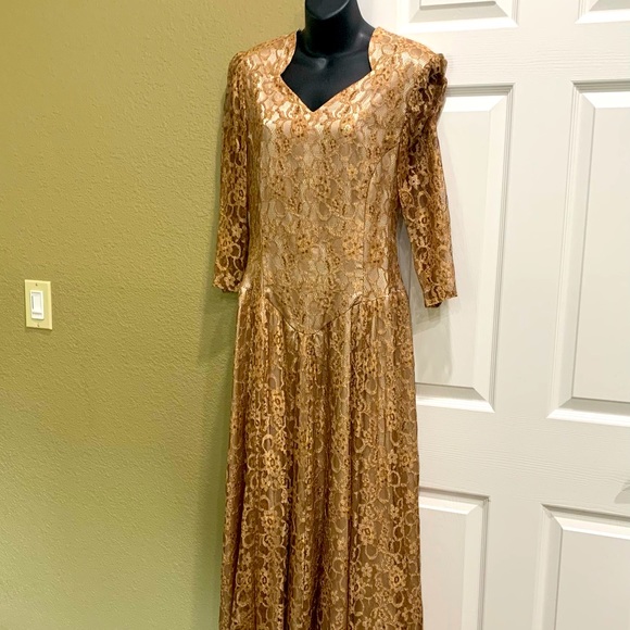 Dresses & Skirts - Women gold lace maxi dress size 8